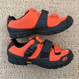 Giro Terraduro MTB Cycling Shoes EU 43 Mens 10 Orange Black Vibram NEW